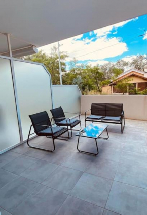Apt climatise avec terrasse et stationnement 100 metres de la plage V0825